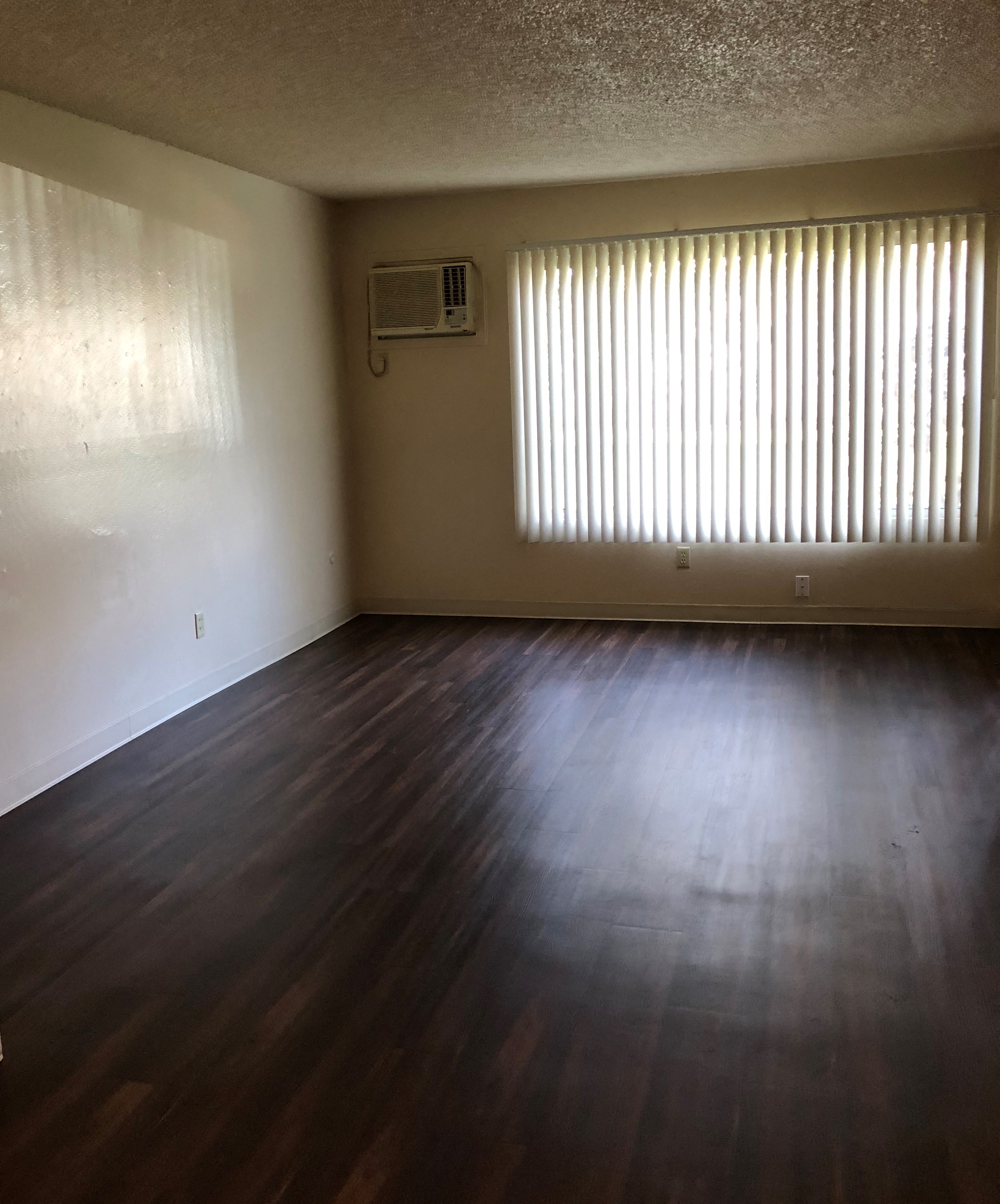 Tradewinds Apartments photo 2